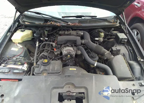 2000 Lincoln Town Car Executive z USA, uszkodzony, nr VIN 1LNHM81W3YY784675